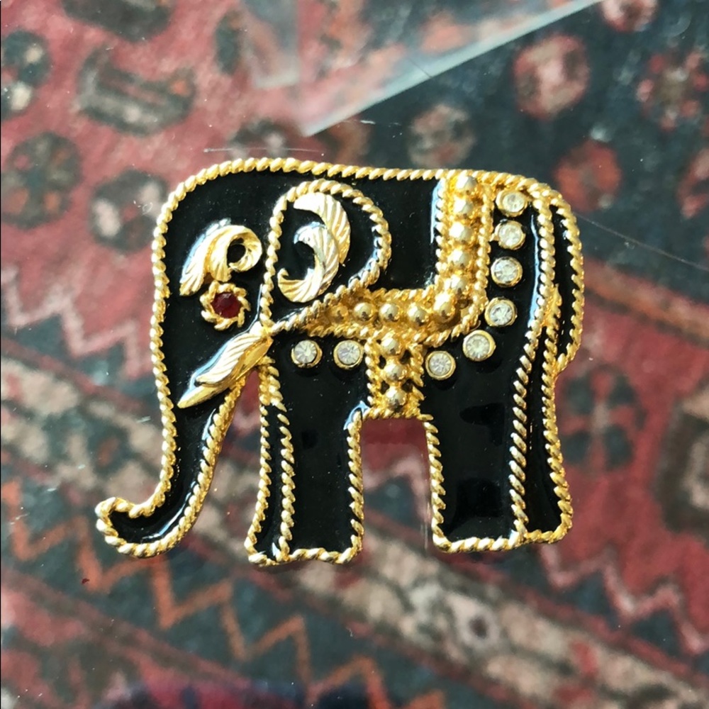 Elephant brooch